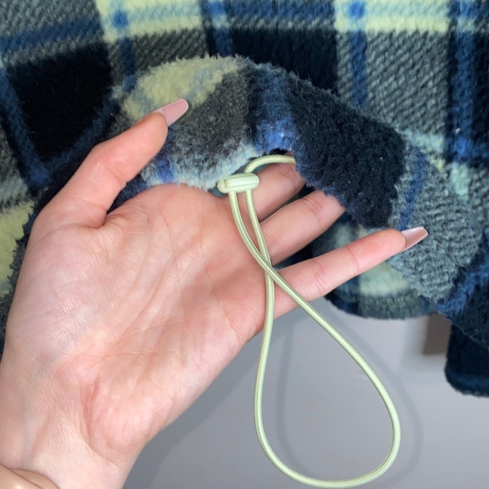 🎱American Eagle Plaid Pullover! - Picture 4 of 8